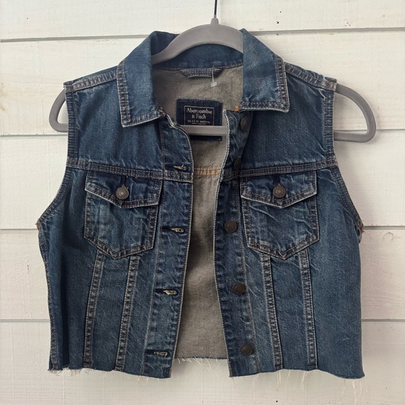 Abercrombie & Fitch Blue Denim Vest, cropped and has raw hem. Great condition - Picture 1 of 9